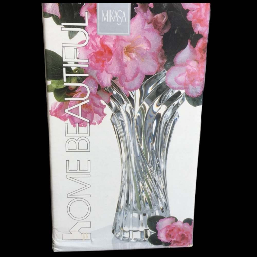 Mikasa Mystic Suite Crystal Vase 8 inchs tall